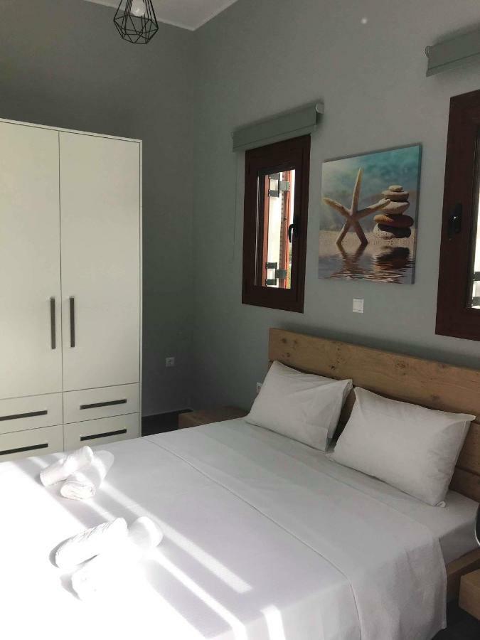 Light Blue House 3 Apartments Poúlithra 外观 照片